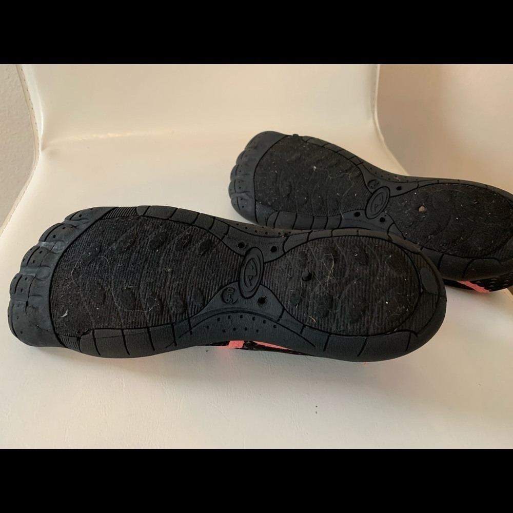 Shoes - Picture 6 of 10